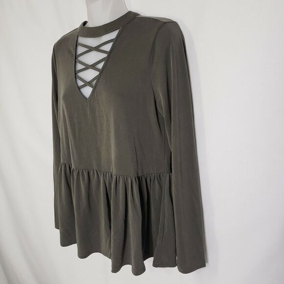 Onetheland Women’s Top Sz Small Blouse Green Peplum Crisscross Neck Long Sleeve - Picture 5 of 9